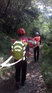Il soccorso Alpino interviene a Malcesine per prelevare un turista in difficoltà