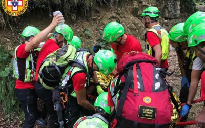 Cercatore di funghi soccorso a passo Xomo