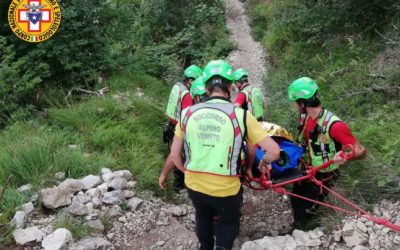 Scivola ai piedi del Pasubio e si procura una sospetta frattura del bacino