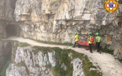 Soccorsa sulla strada delle gallerie del Pasubio