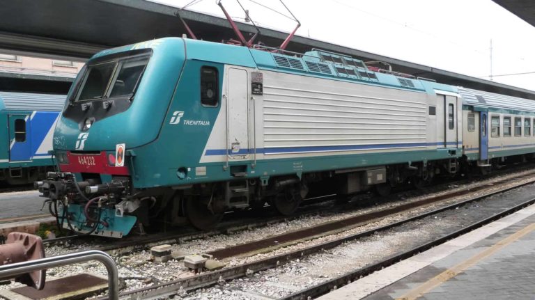 Emergenza Coronavirus, in Veneto non bastano i vagoni per i pendolari