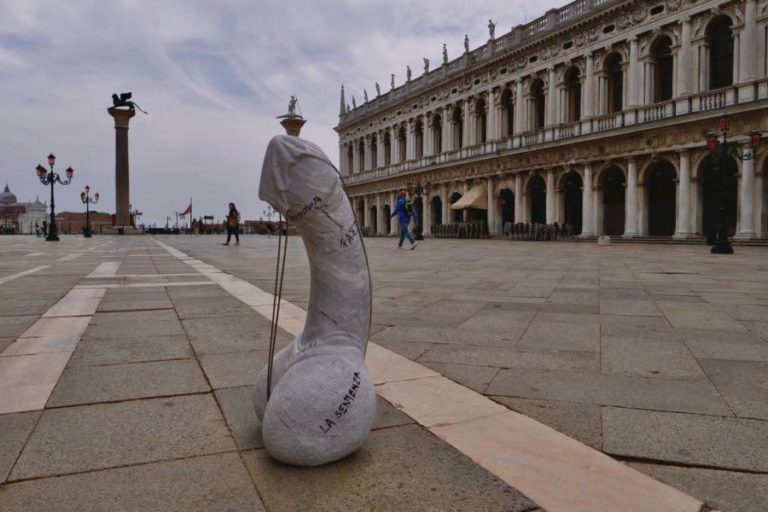 Atto “terroristico” in piazza San Marco: sì, ma con due palle così!