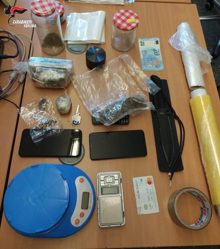 Arrestato il puscher dei ragazzini: spacciava al parco