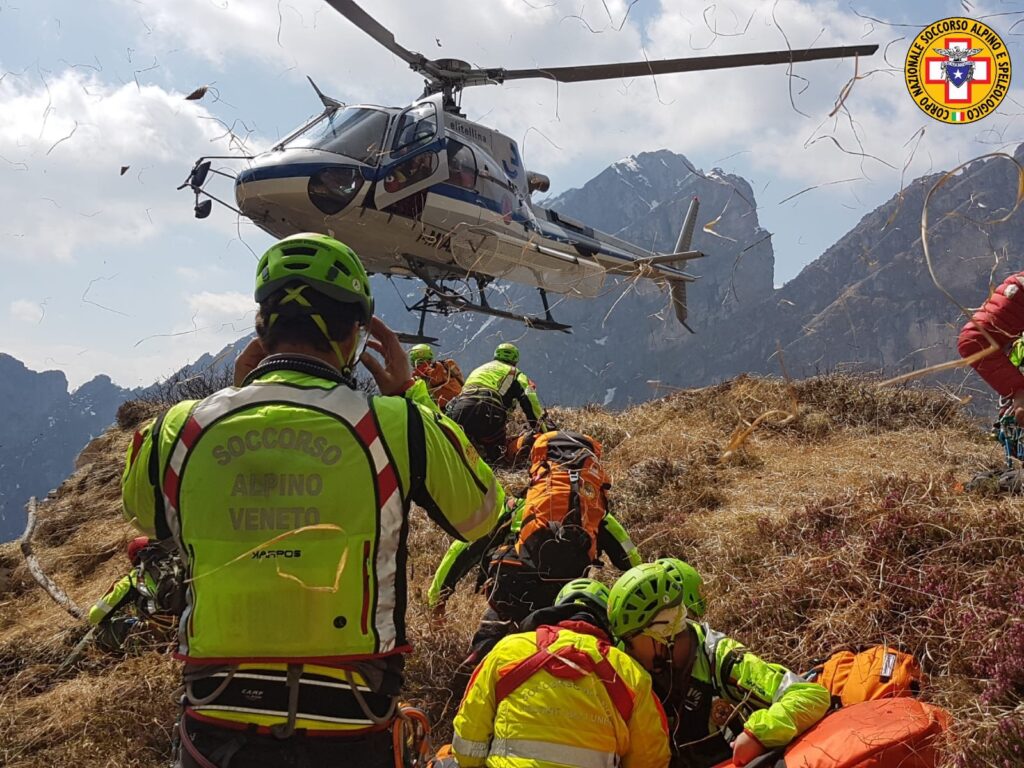 elicottero protezione civile e soccorso alpino