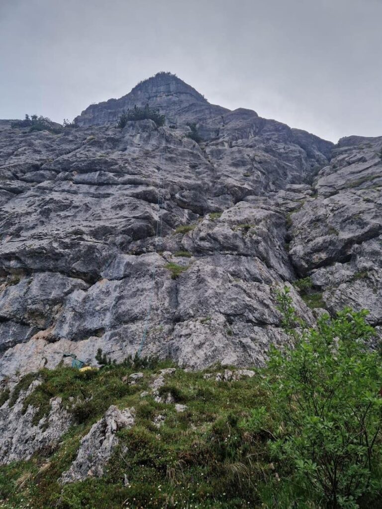 Dolomiti di Brenta – Alpinista di Trento precipita e muore sulla parete del Sasso San Giovanni